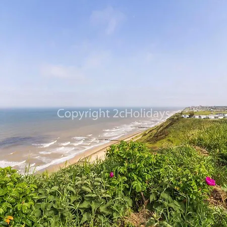 Chalet For Hire At Rainbows End Near A Beautiful Norfolk Beach Ref 31039R Bacton  Exterior photo