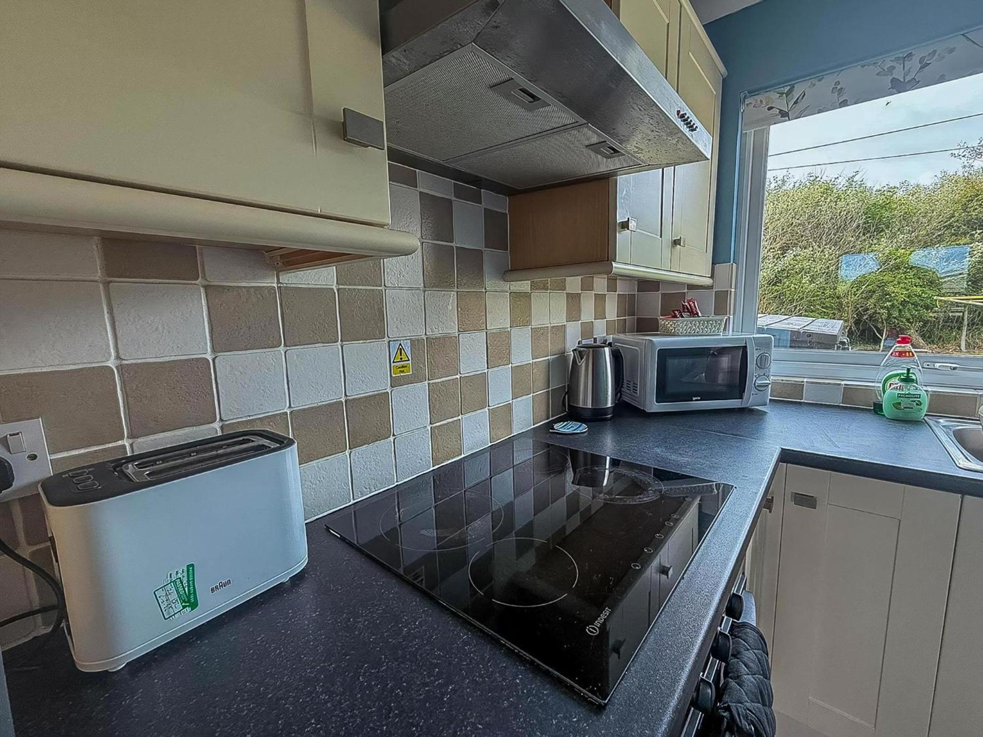 For Hire At Rainbows End Near A Beautiful Norfolk Ref 31039r Chalet Bacton (Norfolk)