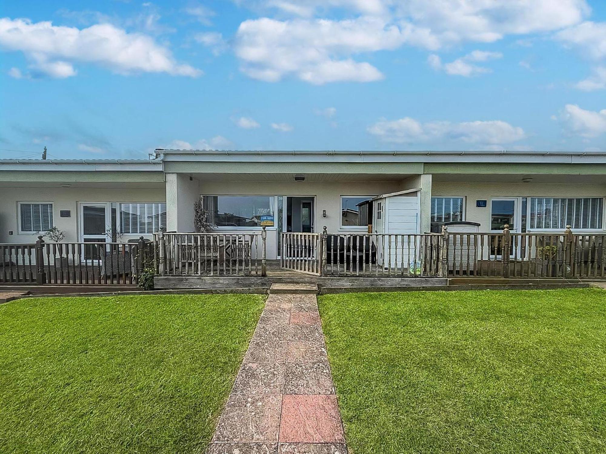 For Hire At Rainbows End Near A Beautiful Norfolk Ref 31039r