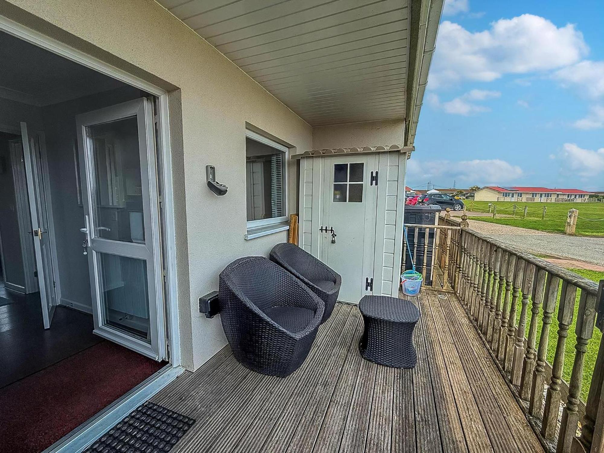 For Hire At Rainbows End Near A Beautiful Norfolk Ref 31039r Chalet